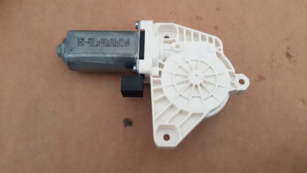 Motoras macara geam stanga fata VW Passat B8 5Q4959801B 5Q4 959 801 B - Dezmembrari Auto