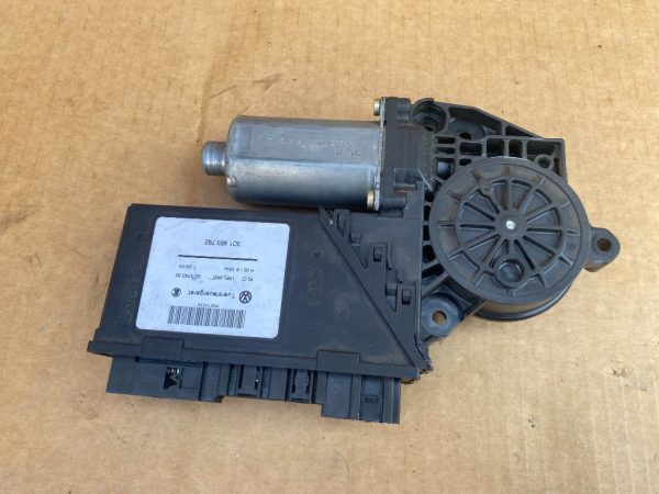 Motoras macara geam stanga fata VW Touareg 7L 7L0959702 7L0 959 702 - Dezmembrari Auto