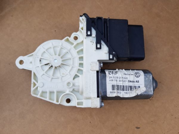 Motoras macara geam stanga spate Skoda Octavia 2 1K0959795E 1K0 959 795 E - Dezmembrari Auto