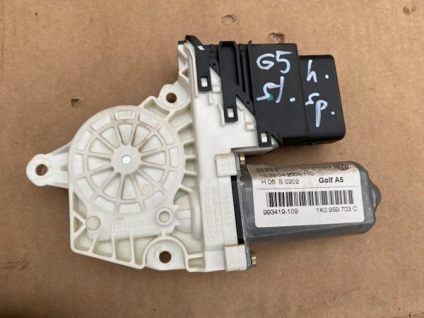 Motoras macara geam stanga spate VW Golf 5 1K0959703C 1K0 959 703 C - Dezmembrari Auto