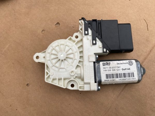 Motoras macara geam stanga spate VW Golf 5 1K0959703K 1K0 959 703 K 1K0959795E 1K0 959 795 E - Dezmembrari Auto