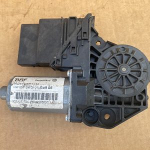 Motoras macara geam stanga spate VW Golf 6 5K0959794 5K0 959 794 5K0959703D 5K0 959 703 D - Dezmembrari Auto
