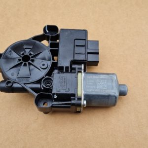 Motoras macara geam stanga spate VW Golf 7 5Q0959811 5Q0 959 811 - Dezmembrari Auto