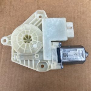 Motoras macara geam stanga spate VW Golf 7 5Q4959811F 5Q4 959 811 F - Dezmembrari Auto