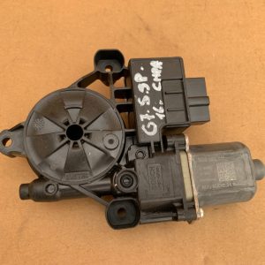 Motoras macara geam stanga spate VW Golf 7 5Q0959811 5Q0 959 811 la 0 km - Dezmembrari Auto