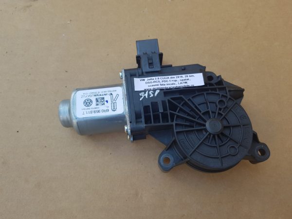 Motoras macara geam stanga spate VW Jetta 2016 6R0959811T 6R0 959 811 T - Dezmembrari Auto