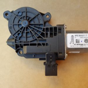 Motoras macara geam stanga spate VW Jetta 2016 6R0959811T 6R0 959 811 T - Dezmembrari Auto