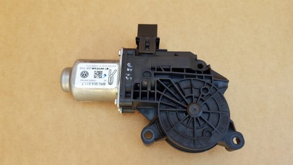 Motoras macara geam stanga spate VW Jetta 2016 6R0959811T 6R0 959 811 T - Dezmembrari Auto