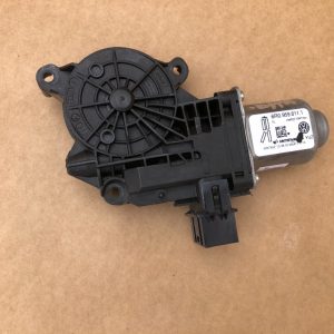 Motoras macara geam stanga spate VW Jetta 2017 6R0959811T 6R0 959 811 T - Dezmembrari Auto