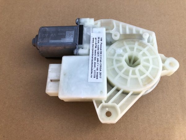 Motoras macara geam stanga spate VW Passat B8 5Q4959811F 5Q4 959 811 F - Dezmembrari Auto