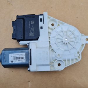 Motoras macara geam stanga spate VW Passat CC 3C8959795 3C8 959 795 - Dezmembrari Auto