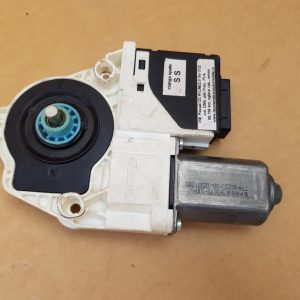 Motoras macara geam stanga spate VW Passat CC 3C0959795B 3C0 959 795 B - Dezmembrari Auto