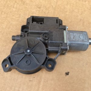 Motoras macara geam stanga spate VW Polo 6R 6R0959811N 6R0 959 811 N - Dezmembrari Auto