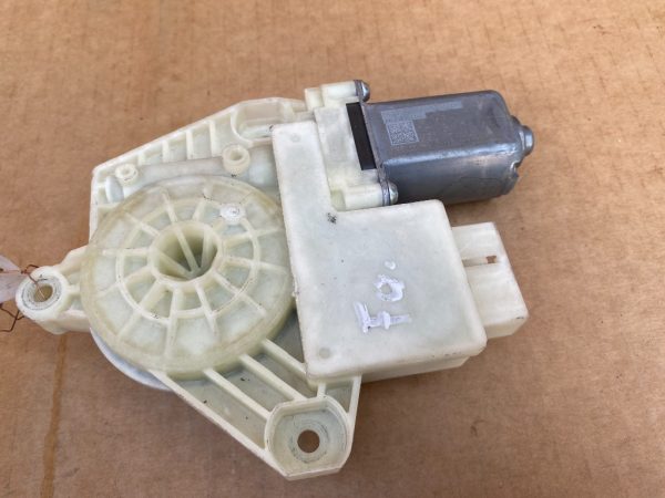 Motoras macara geam usa dreapta spate VW Golf 7 5Q4959812A 5Q4 959 812 A - Dezmembrari Auto