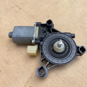 Motoras macara geam usa dreapta VW Golf 7 2 usi 5Q0959802B 5Q0 959 802 B - Dezmembrari Auto