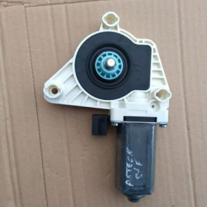 Motoras macara stanga fata VW Arteon 5Q4959801B 5Q4 959 801 B - Dezmembrari Auto