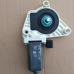 Motoras macara stanga spate 5Q4959802B 5Q4 959 802 B - Dezmembrari Auto