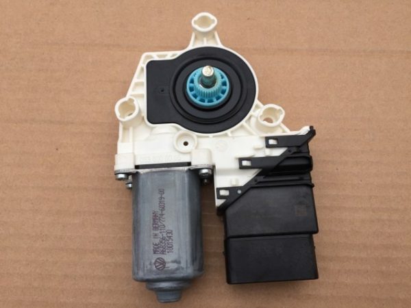 Motoras macara stanga spate VW Tiguan 2016 5N0 959 703 F 5N0959703F - Dezmembrari Auto