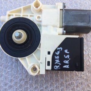 Motoras macara usa dreapta spate Renault Megane 3 827306548R - Dezmembrari Auto