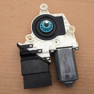 Motoras macara usa dreapta spate VW Tiguan 2016 2.0 CUV 5N0 959 704 F 5N0959704F - Dezmembrari Auto