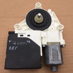 Motoras macara usa dreapta spate VW Tiguan 2.0 TDI CUV 5N0 959 702 G 5N0959702G - Dezmembrari Auto