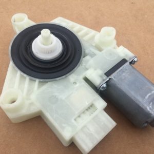 Motoras macara usa stanga spate VW Golf 7 5Q4959811D 5Q4 959 811 D - Dezmembrari Auto