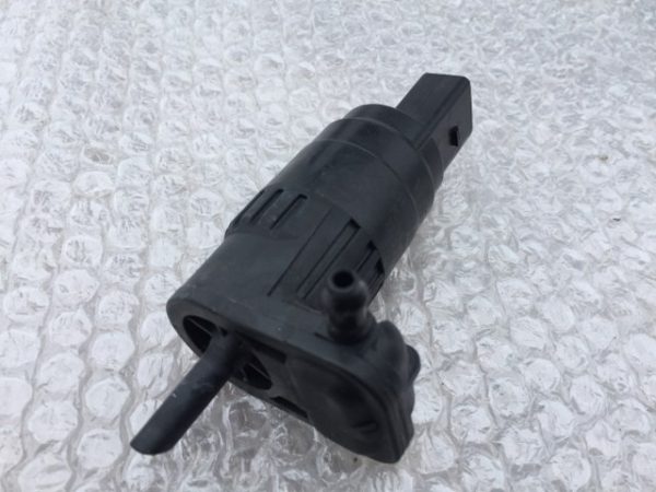 Motoras pompita vas lichid parbriz VW Polo 2019 FULL LED 1K6 955 651 1K6955651 - Dezmembrari Auto