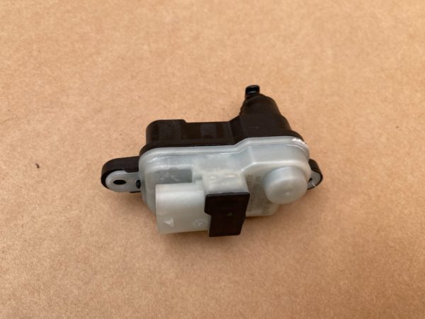Motoras rezervor VW Caddy Ford Tourneo Connect 2023 2K7810773 2K7 810 773 la 0 km - Dezmembrari Auto