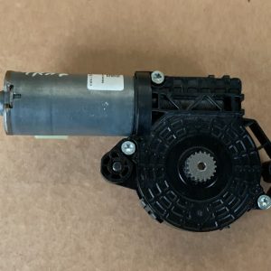 Motoras trapa VW Passat B8 variant 3G9877795B 3G9 877 795 B - Dezmembrari Auto