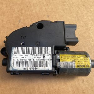 Motoras trapa VW Sharan 7n Seat Alhambra 2 7N0877041 7N0 877 041 8R0959591A 8R0 959 591 A - Dezmembrari Auto