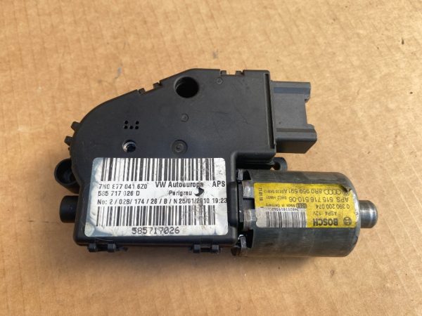 Motoras trapa VW Sharan 7n Seat Alhambra 2 7N0877041 7N0 877 041 8R0959591A 8R0 959 591 A - Dezmembrari Auto