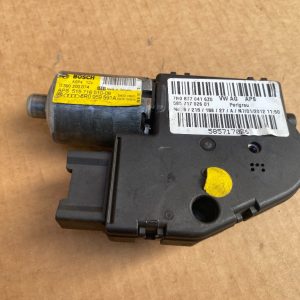 Motoras trapa VW Sharan 7n Seat Alhambra 2 7N0877041 7N0 877 041 8R0959591A 8R0 959 591 A - Dezmembrari Auto