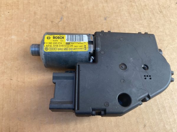 Motoras trapa VW Tiguan 2010 8R0959591A 8R0 959 591 A - Dezmembrari Auto