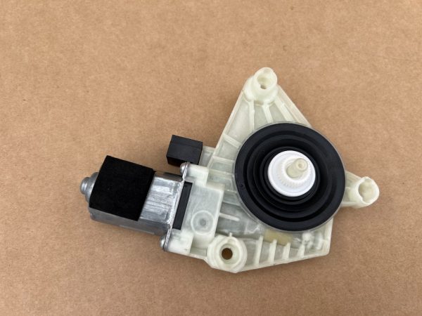 Motoras usa dreapta spate VW Passat B8.5 din 2023 la 0 km 5Q4959801D 5Q4 959 801 D - Dezmembrari Auto