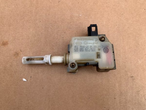 Motoras usita rezervor VW Transporter T6 2021 3B5827061C 3B5 827 061 C 3B0959781D 3B0 959 781 D - Dezmembrari Auto