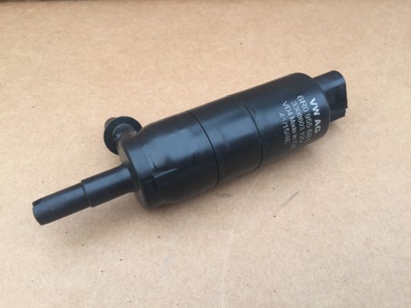 Motoras vas lichid parbriz VW Tiguan 2016 6R0 955 681 6R0955681 - Dezmembrari Auto