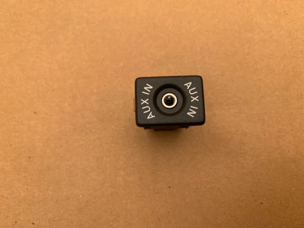 Mufa aux VW Jetta 2016 5M0035724 5M0 035 724 - Dezmembrari Auto