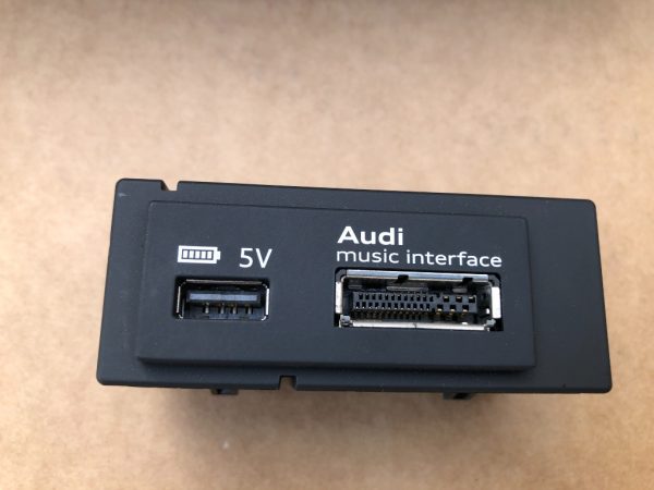 Mufa usb + aufa Audi multimedia interface MMI Audi A3 8V0035736A 5Q0035736A - Dezmembrari Auto