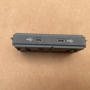 Mufa USB-C dubla din fata VW ID4 ID.4 2023 5NA035700 5NA 035 700 la 0 km - Dezmembrari Auto