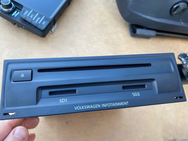 Navigatie mare cu display VW Passat B8 3Q0035866B 3Q0919606 3Q0 035 866 B 3Q0 919 606 - Dezmembrari Auto