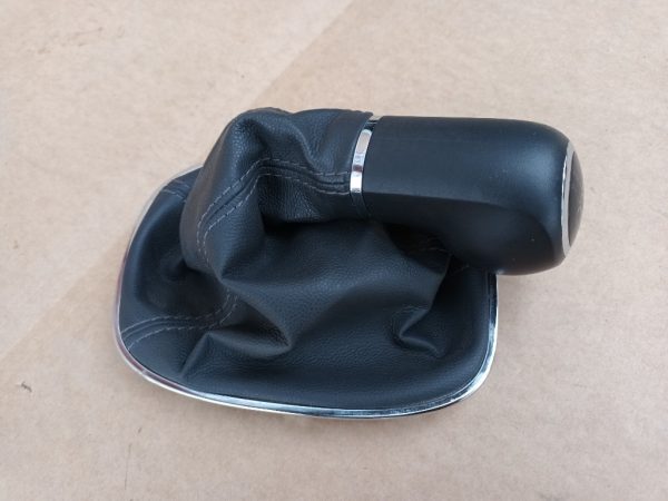 Nuca schimbator 5 trepte cu manson Opel Corsa D - Dezmembrari Auto