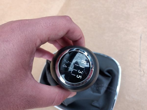 Nuca schimbator 5 trepte cu manson Opel Corsa D - Dezmembrari Auto - imagine 3