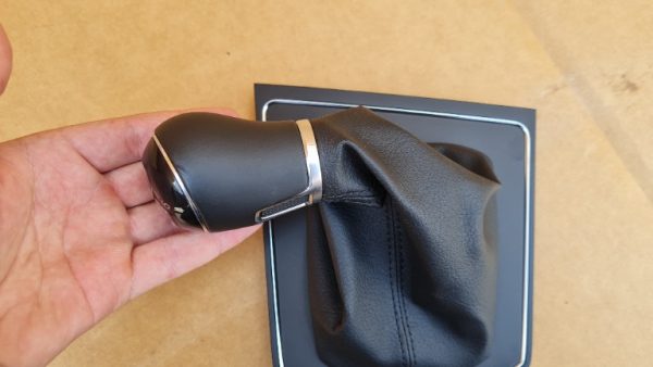 Nuca schimbator piele manual in 6 trepte VW Touran 2017 - Dezmembrari Auto - imagine 7