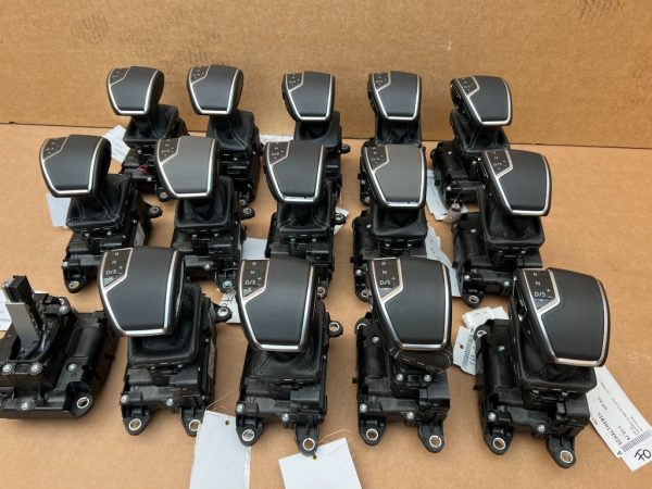 Nuca schimbator piele VW Touareg CR din 2018 2019 2020 2021 2022 2023 2024 - Dezmembrari Auto
