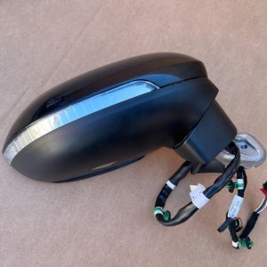 Oglinda dreapta cu rabatare electrica si side assist VW Passat B8 din 2022 la 0 km - Dezmembrari Auto