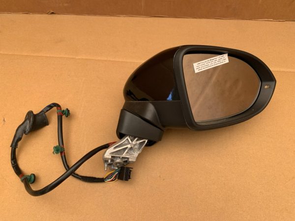 Oglinda dreapta cu rabatare electrica VW Passat B8 negru lc9x - Dezmembrari Auto
