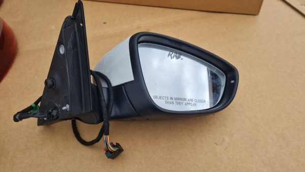 Oglinda dreapta rabatabila electric VW Jetta 2017 - Dezmembrari Auto
