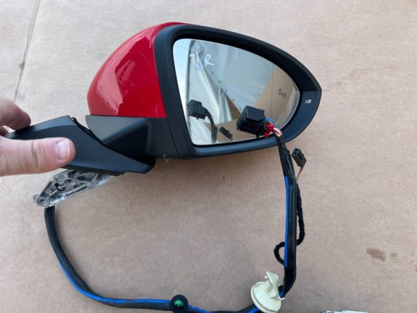 Oglinda dreapta VW Golf 7 cu rabatare electrica si side assist - Dezmembrari Auto