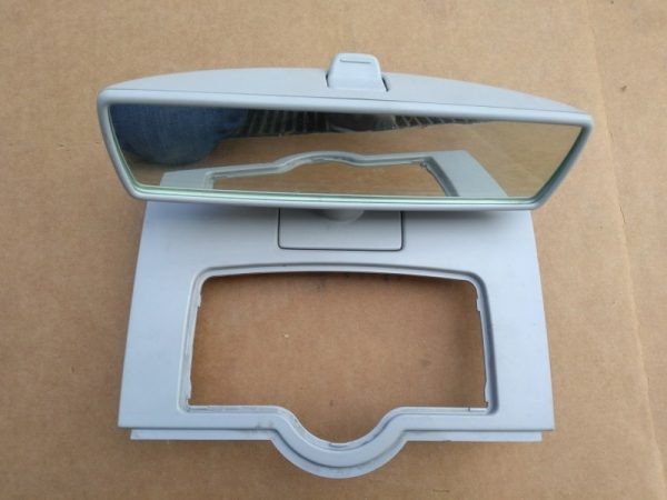 Oglinda retrovizoare interior VW Touran 2005 - Dezmembrari Auto