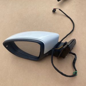Oglinda stanga completa cu rabatare electrica si side assist VW Jetta 2017 alb lc9a - Dezmembrari Auto